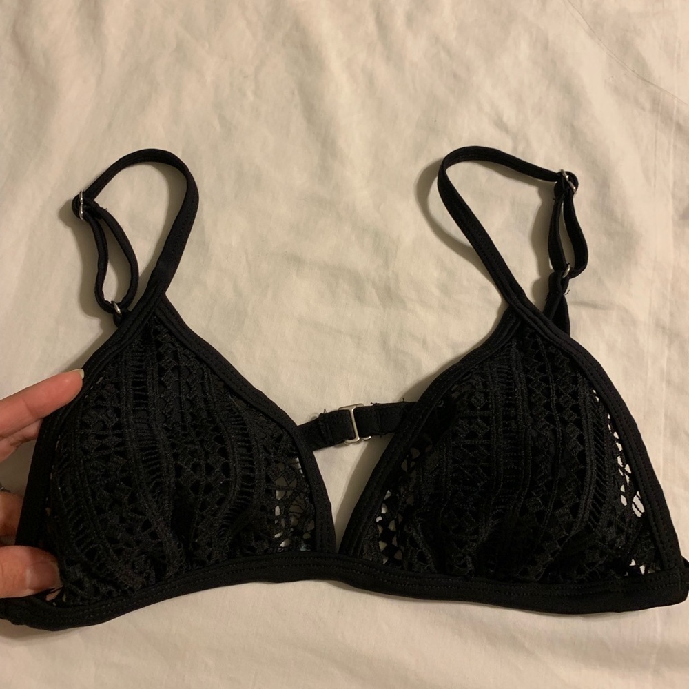 Black bikini top